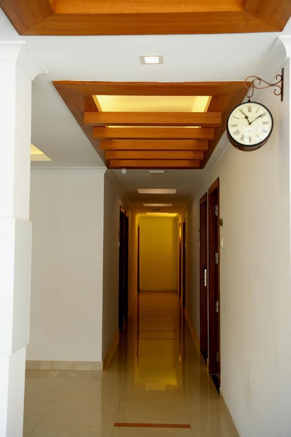 Hotel Roopmahal à Thiruvananthapuram Extérieur photo