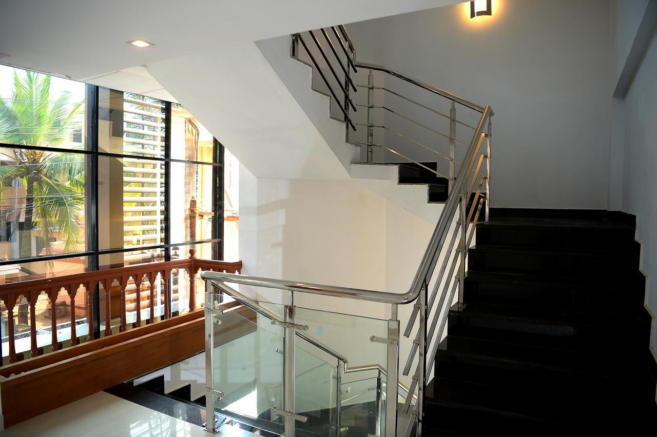 Hotel Roopmahal à Thiruvananthapuram Extérieur photo