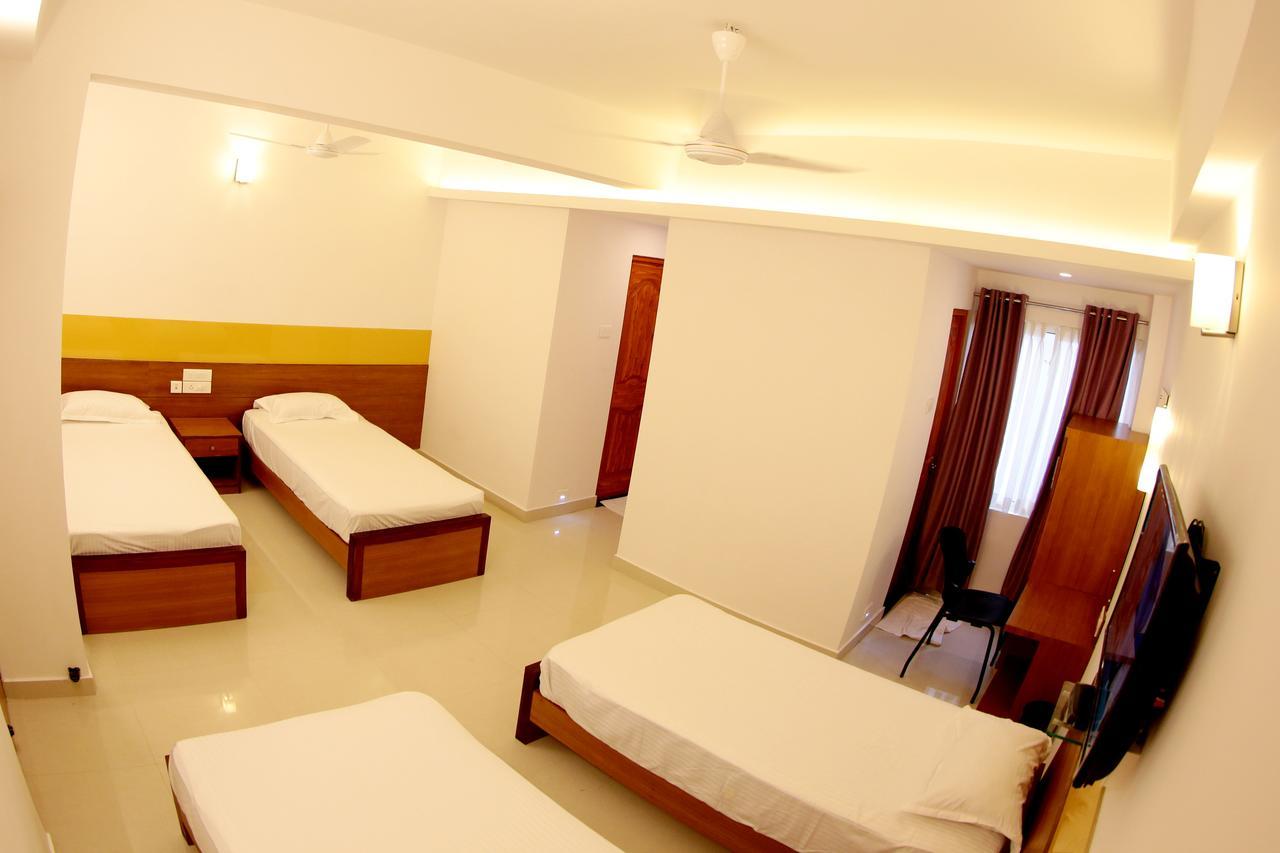 Hotel Roopmahal à Thiruvananthapuram Extérieur photo