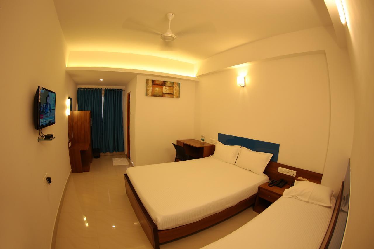 Hotel Roopmahal à Thiruvananthapuram Extérieur photo