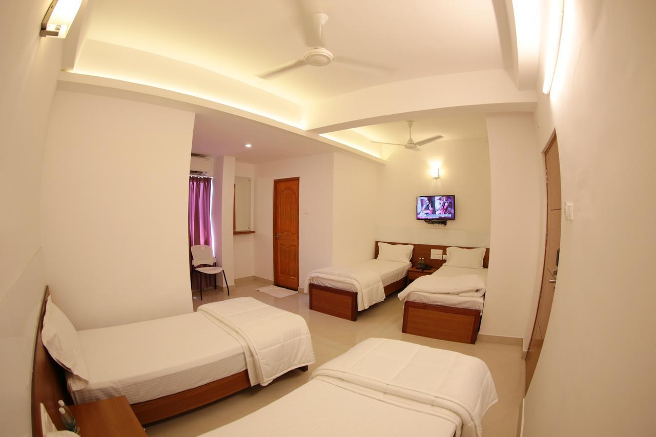 Hotel Roopmahal à Thiruvananthapuram Extérieur photo