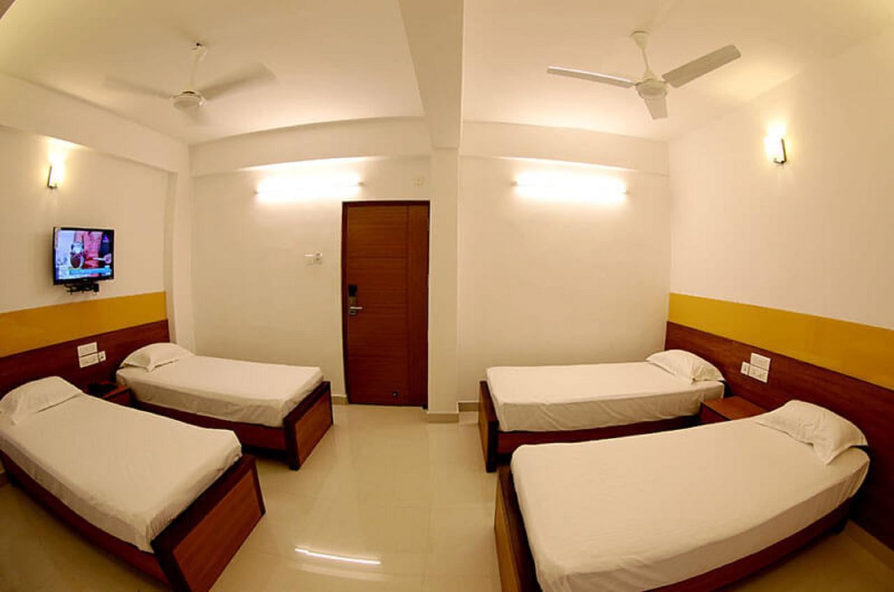 Hotel Roopmahal à Thiruvananthapuram Extérieur photo