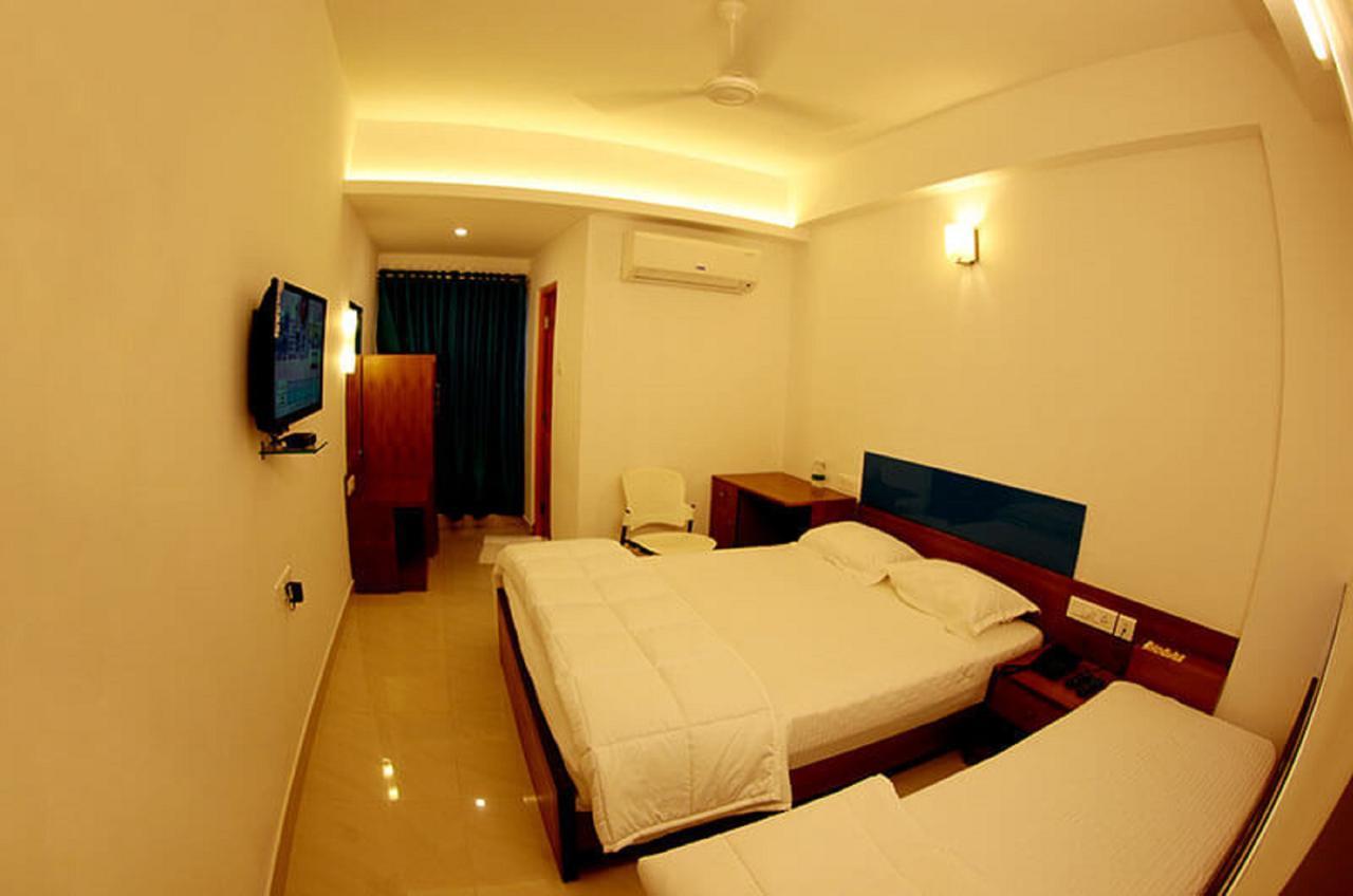 Hotel Roopmahal à Thiruvananthapuram Extérieur photo