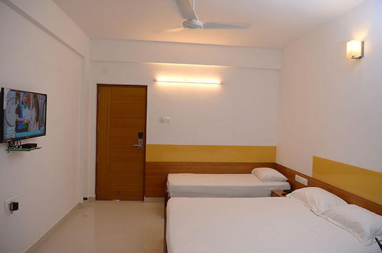 Hotel Roopmahal à Thiruvananthapuram Extérieur photo